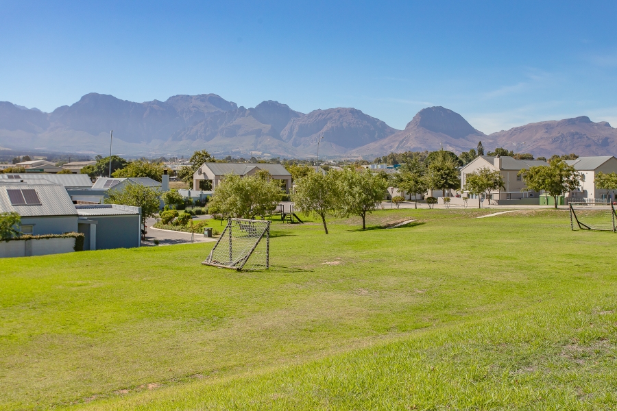 2 Bedroom Property for Sale in Honeydew Country Estate Western Cape